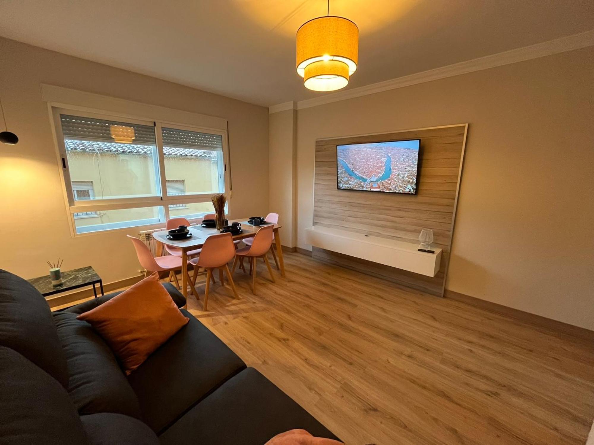 Junto A La Feria Con 2 Y Aire Acondicionado Apartment