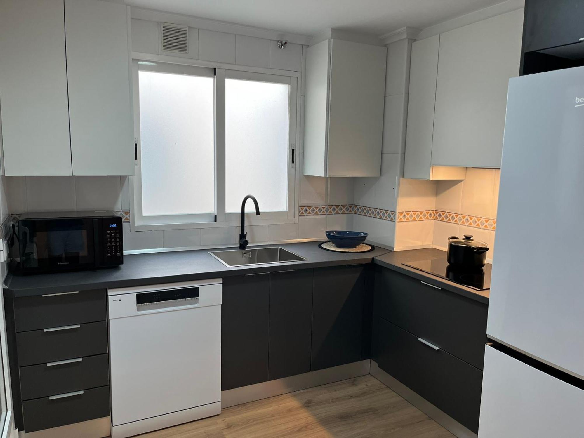 Junto A La Feria Con 2 Y Aire Acondicionado Apartment *