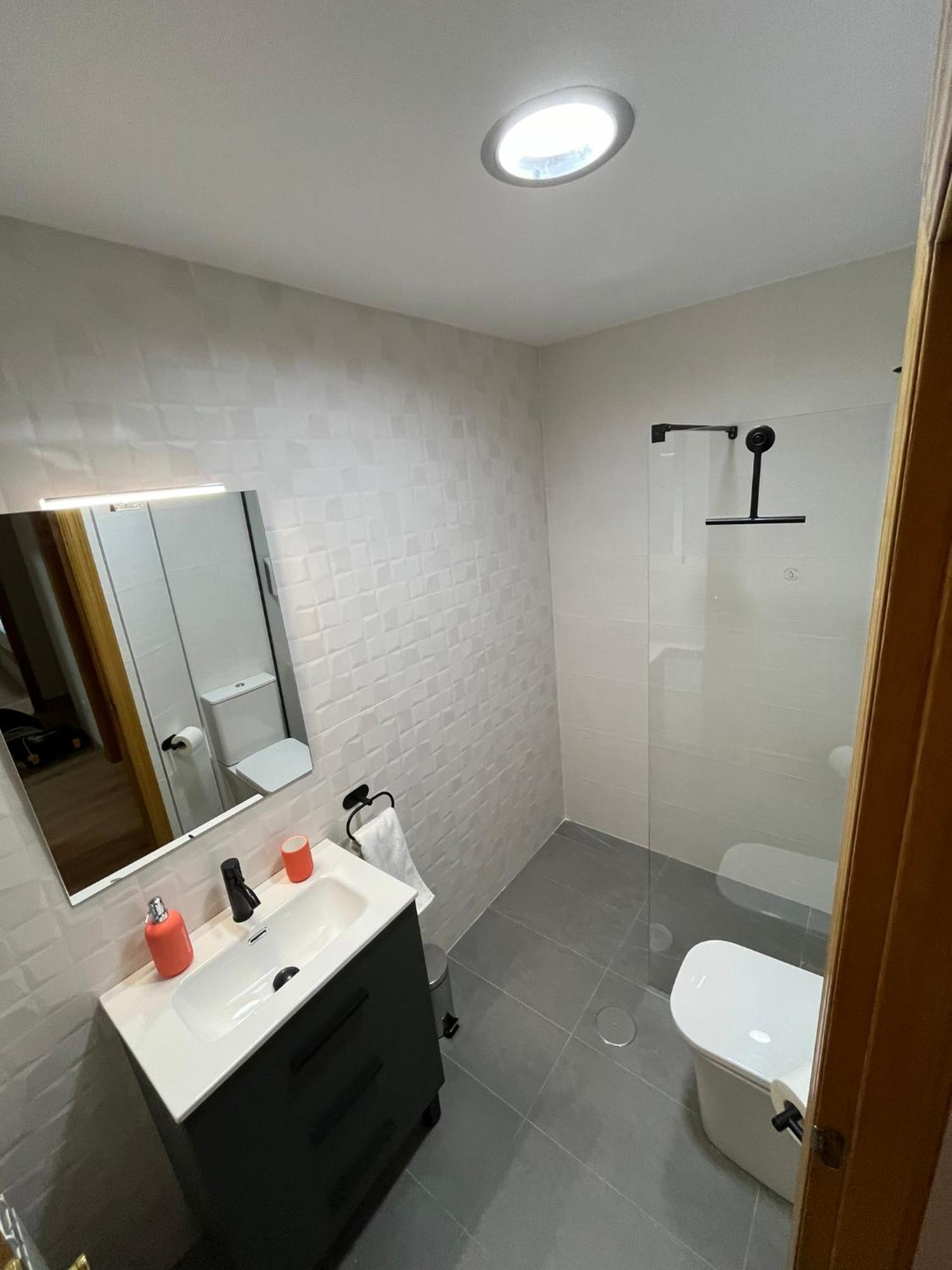 Apartment Junto A La Feria Con 2 Y Aire Acondicionado *